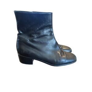 Women’s Cole Haan Black Leather Ankle Boots. Size 8.5